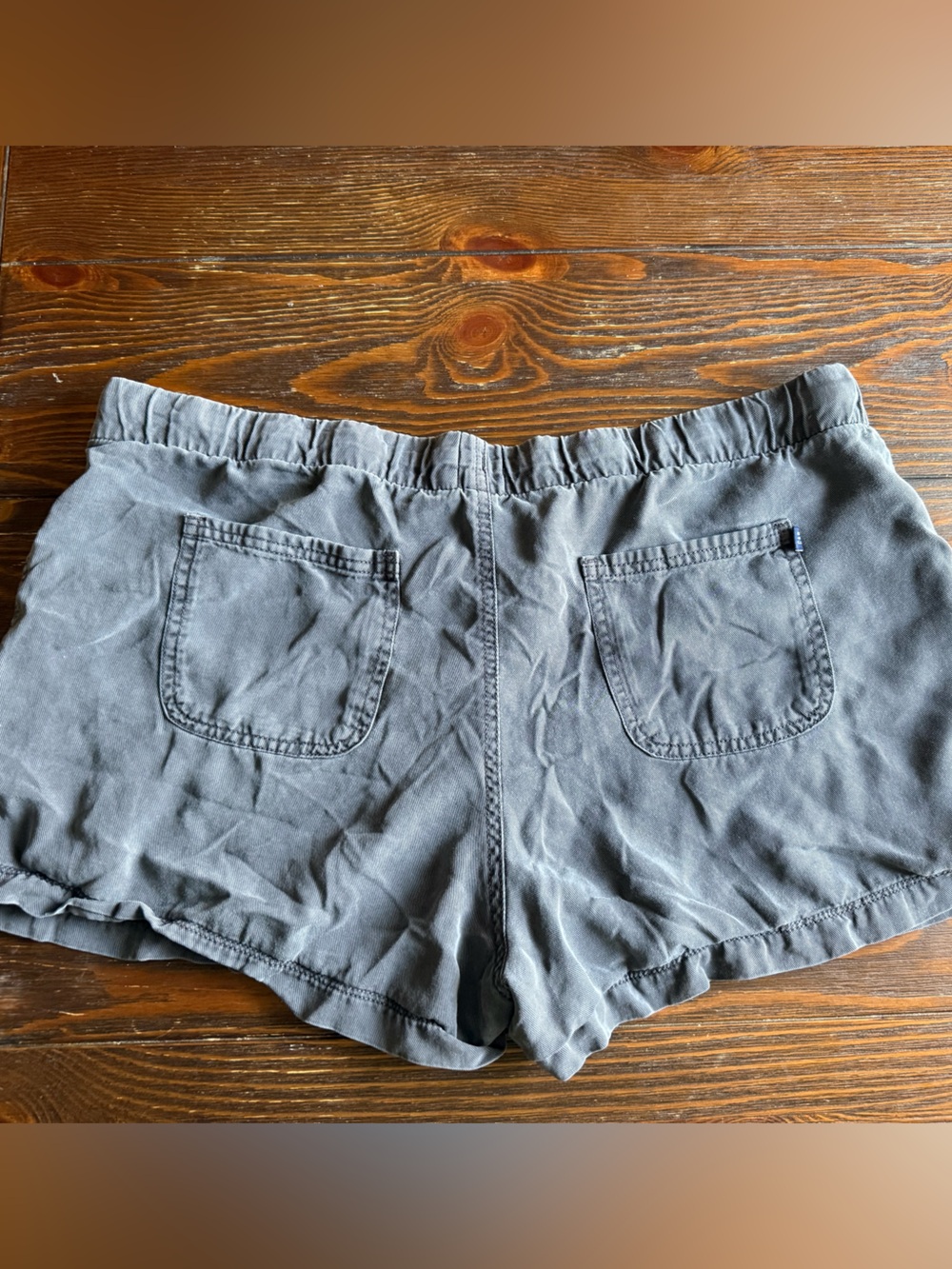 GAP Women's Gray Drawstring Lounge Shorts - Picture 2 of 3